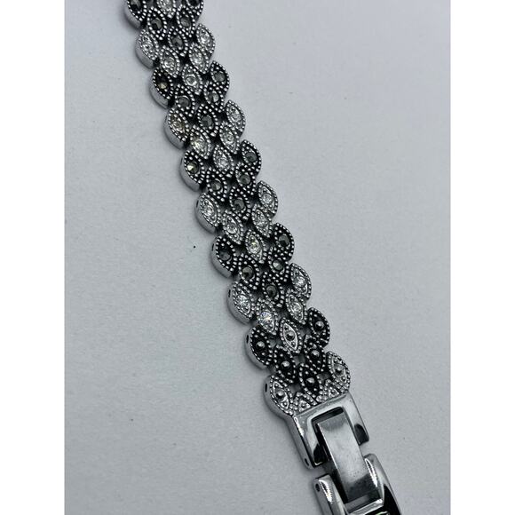 Gruen II Women's Silver Tone Watch Black Gray Analog *new battery* - Picture 4 of 10